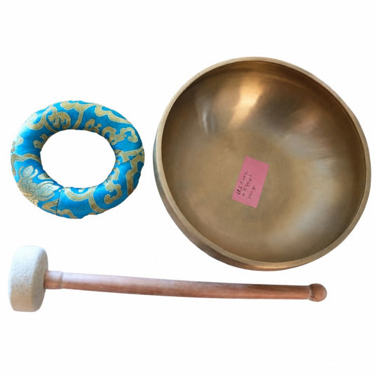 Handmade Singing Bowl (21.5 cm)