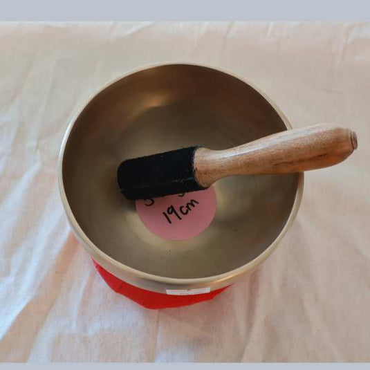 Handmade Singing Bowl (16.5cm) image 2